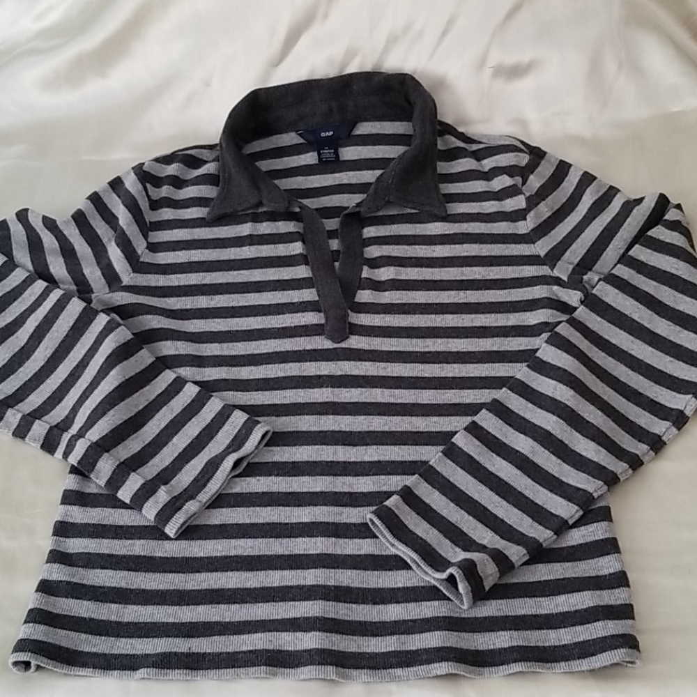 GAP Stripe Long Sleeve Tee - Medium